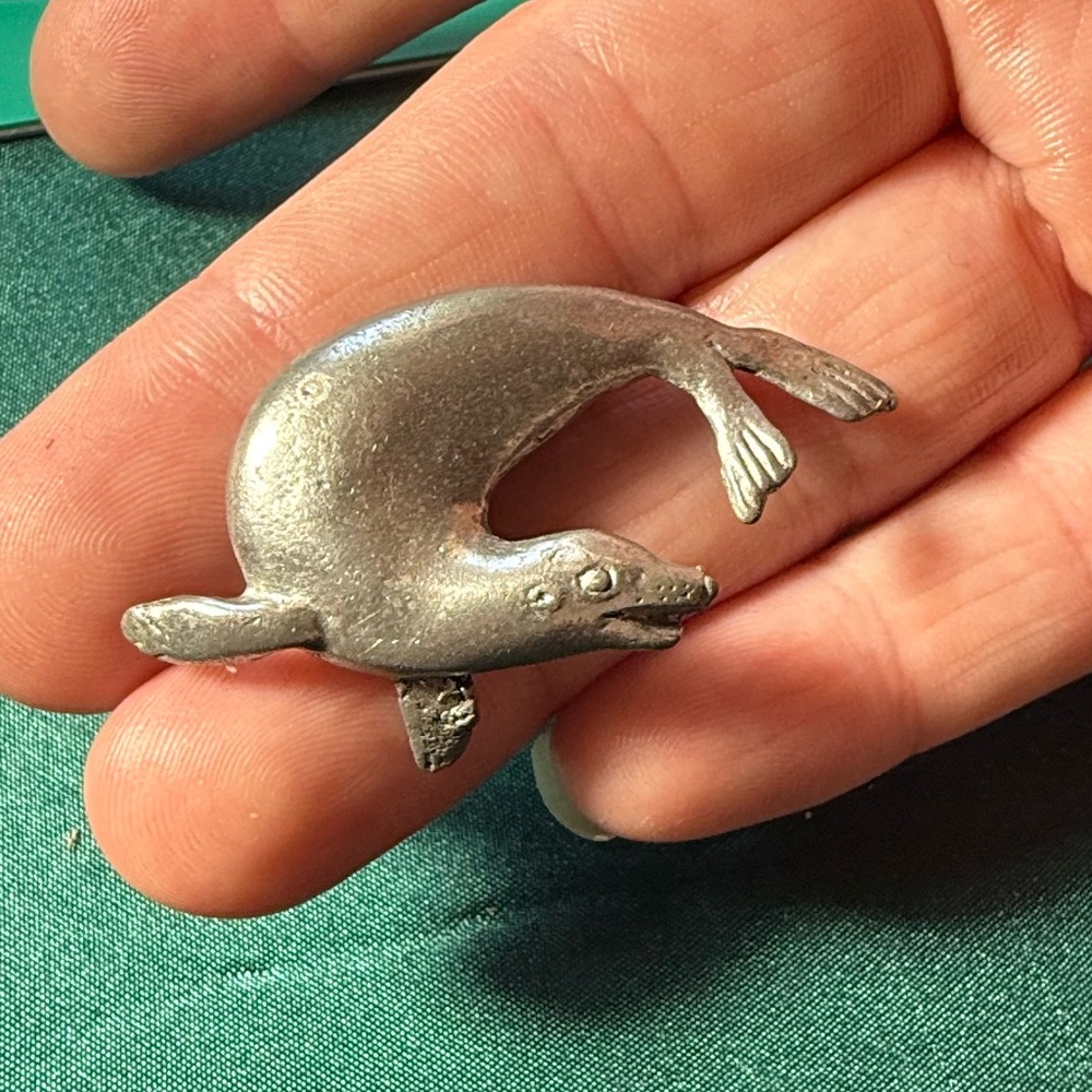 Artsy Vintage‎ Ocean Seal Pin